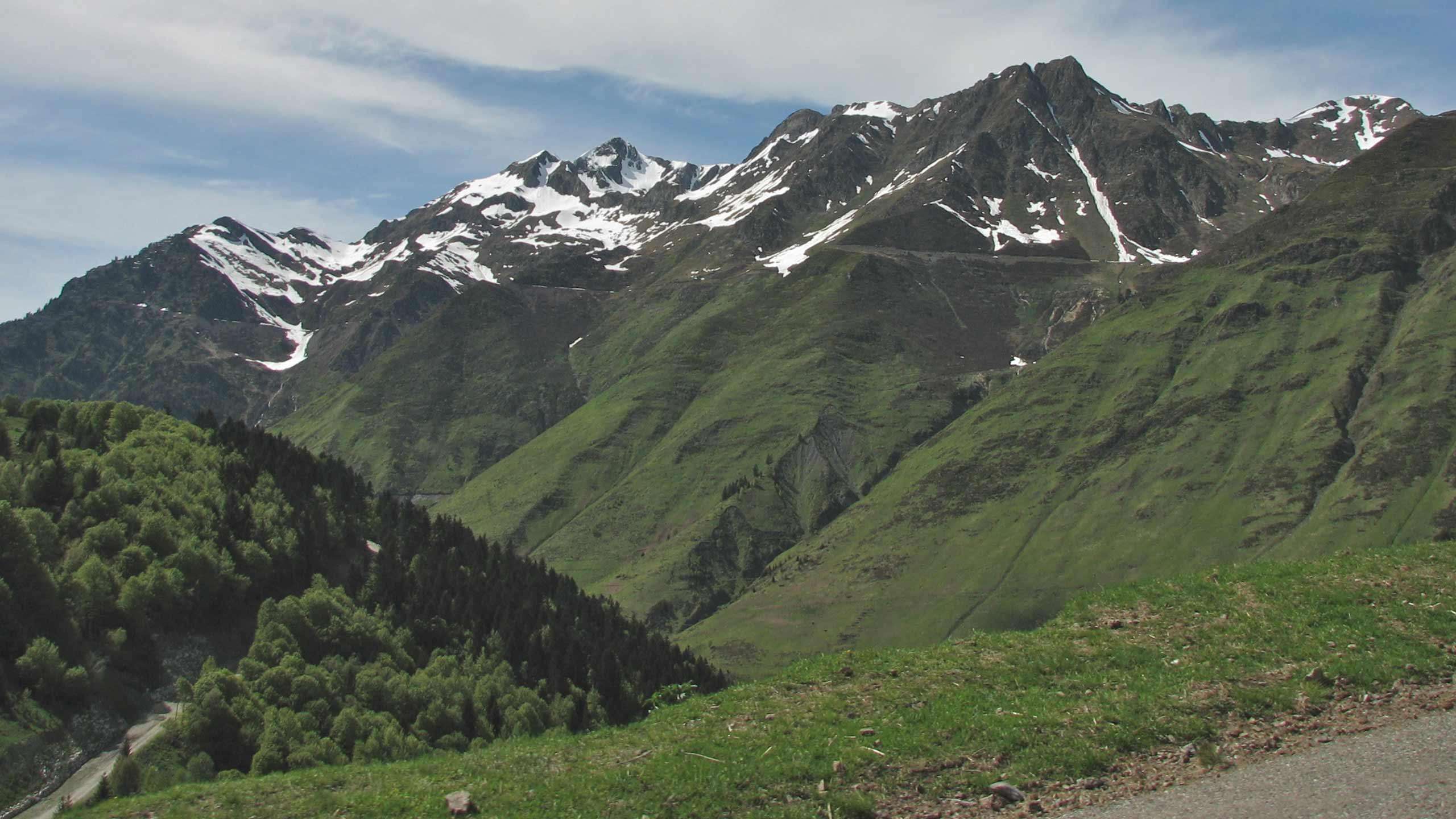 Deluxe Iconic Pyrenees Climbs 9D8N (Mountain Peaks, Scenic Passes & Crossroads of Spain and France), Fully Guided 