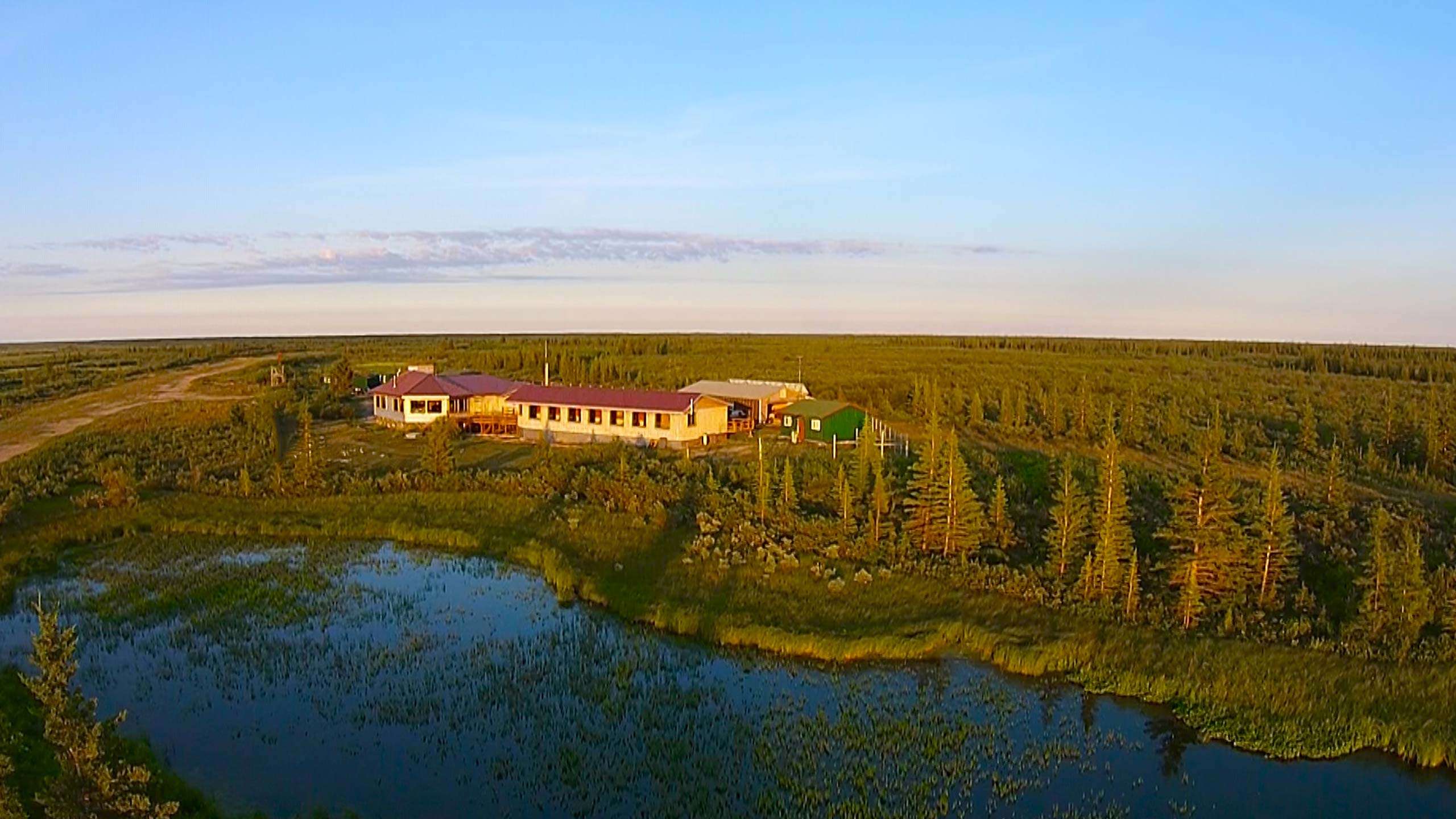 Nanuk Polar Bear Lodge 