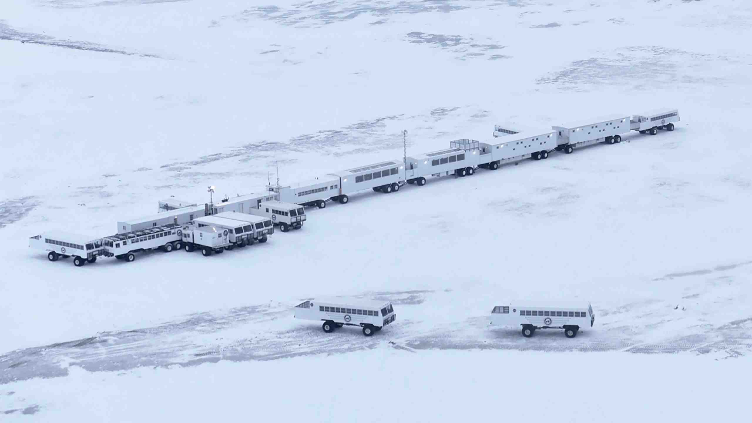 Tundra Buggy Lodge Exterior