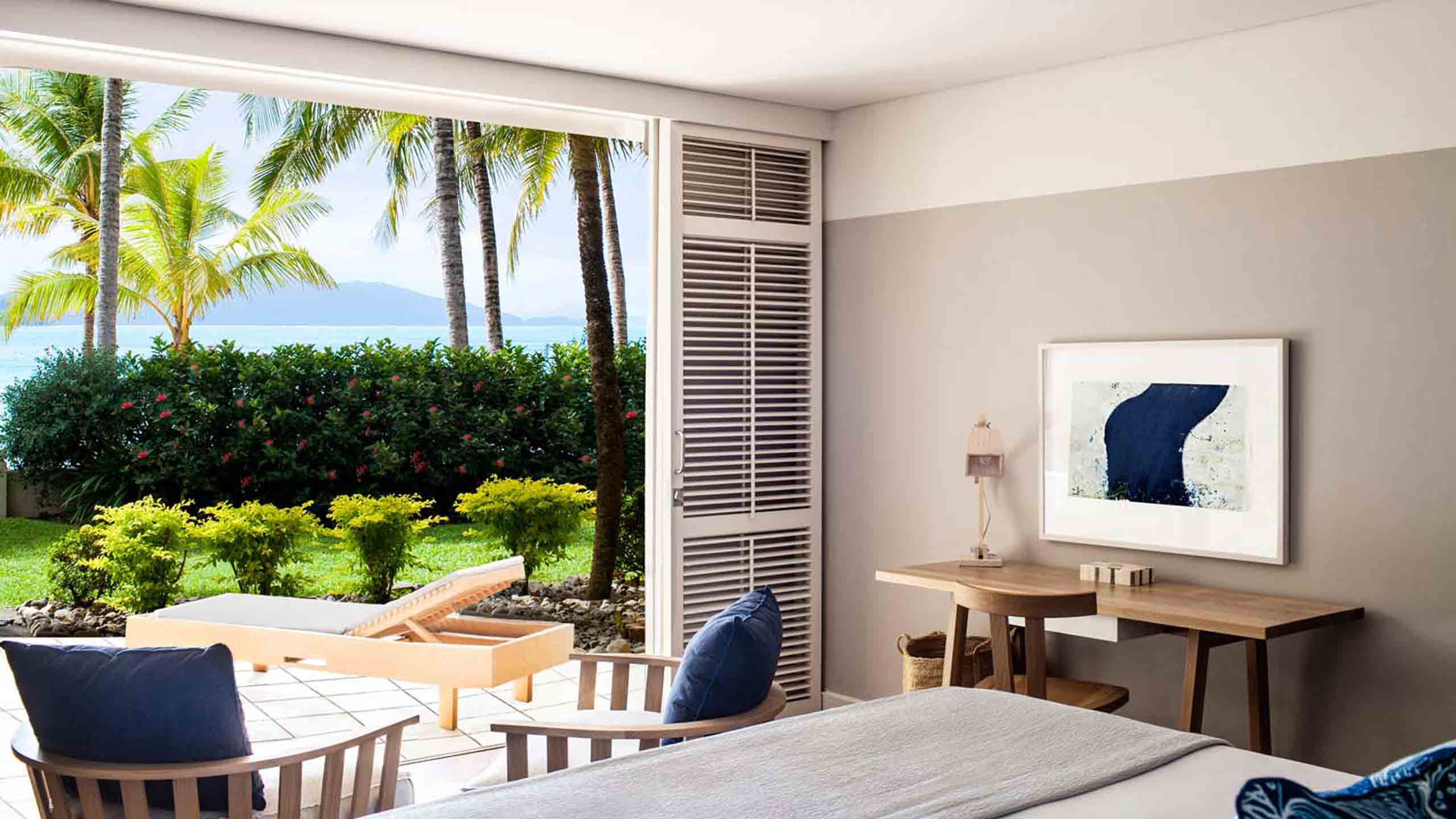 beach-club-hamilton-islands-great-whitsundays-premium-room-out-to-patio