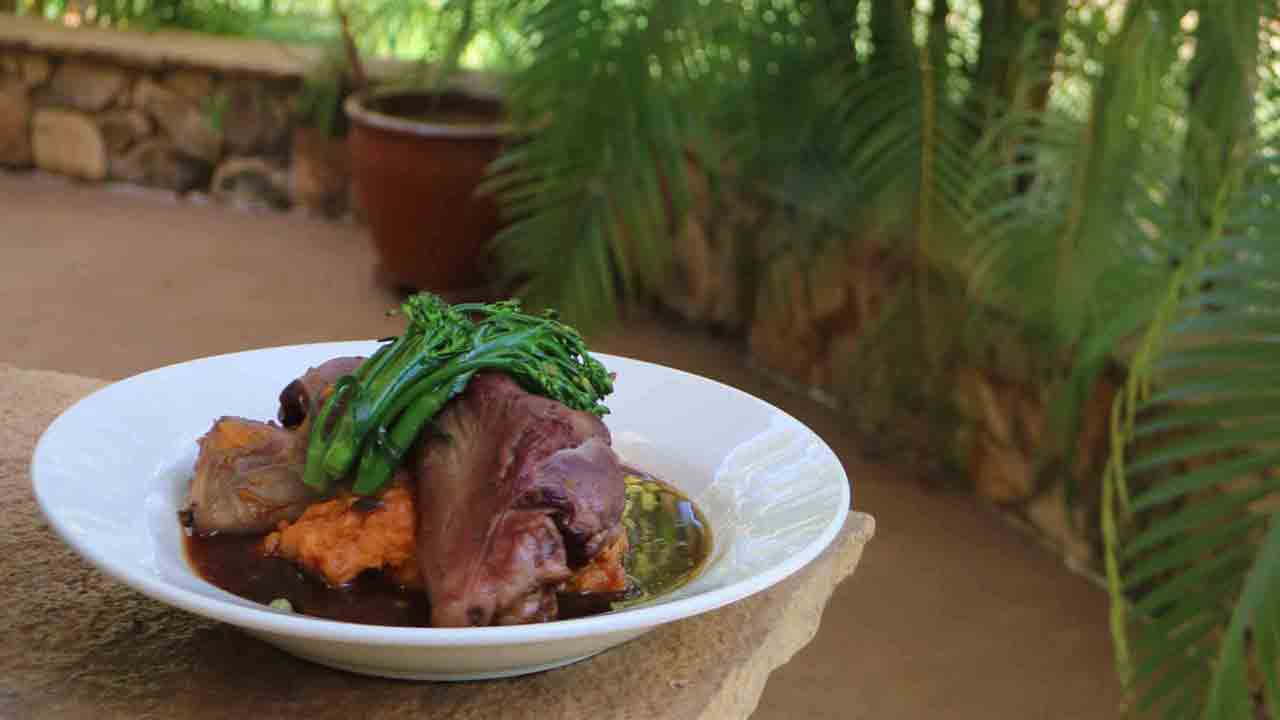cooinda-lodge-kakadu-australia-northern-territory-food