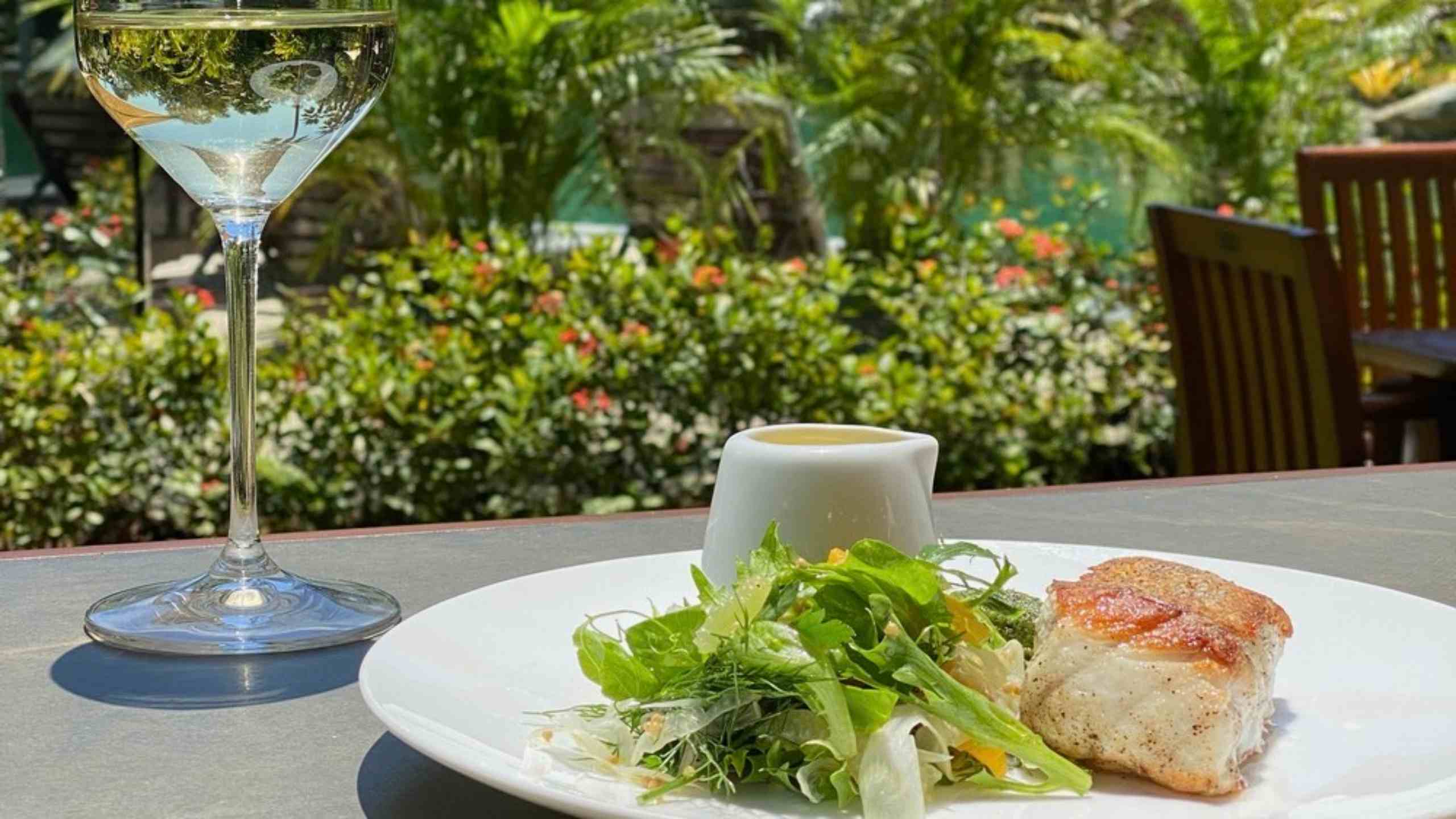 niramaya-villas-and-spa-port-douglas-queensland-australia-cuisine-wine-main-course-poolside