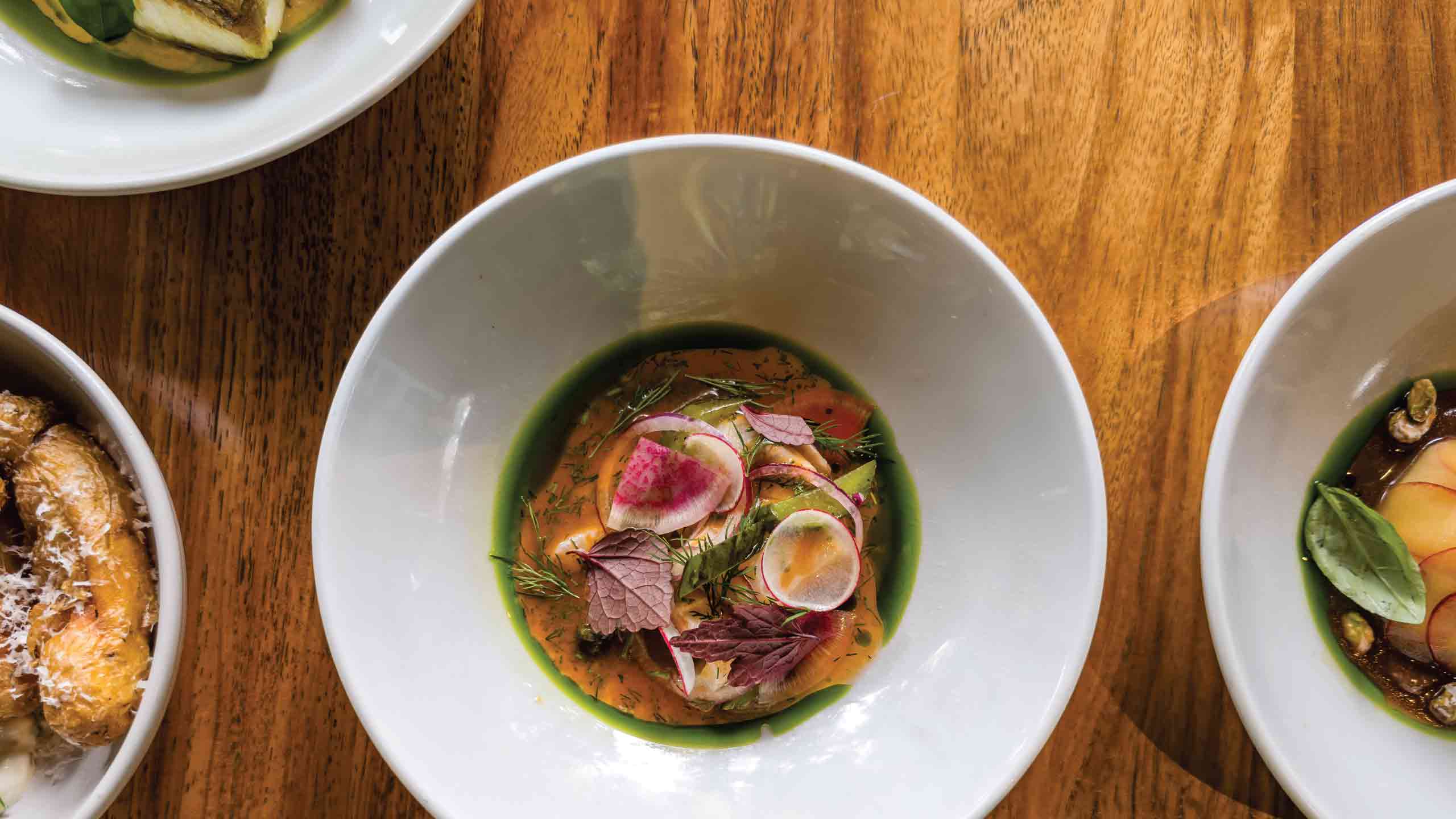 Silky-Oaks-Lodge-contemporary-cuisine