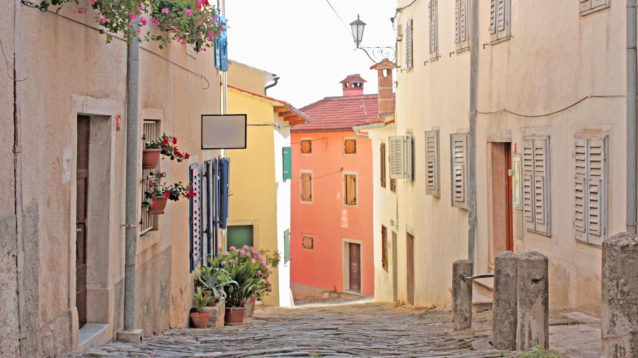 motovun-istria-croatia-shutterstock87868051