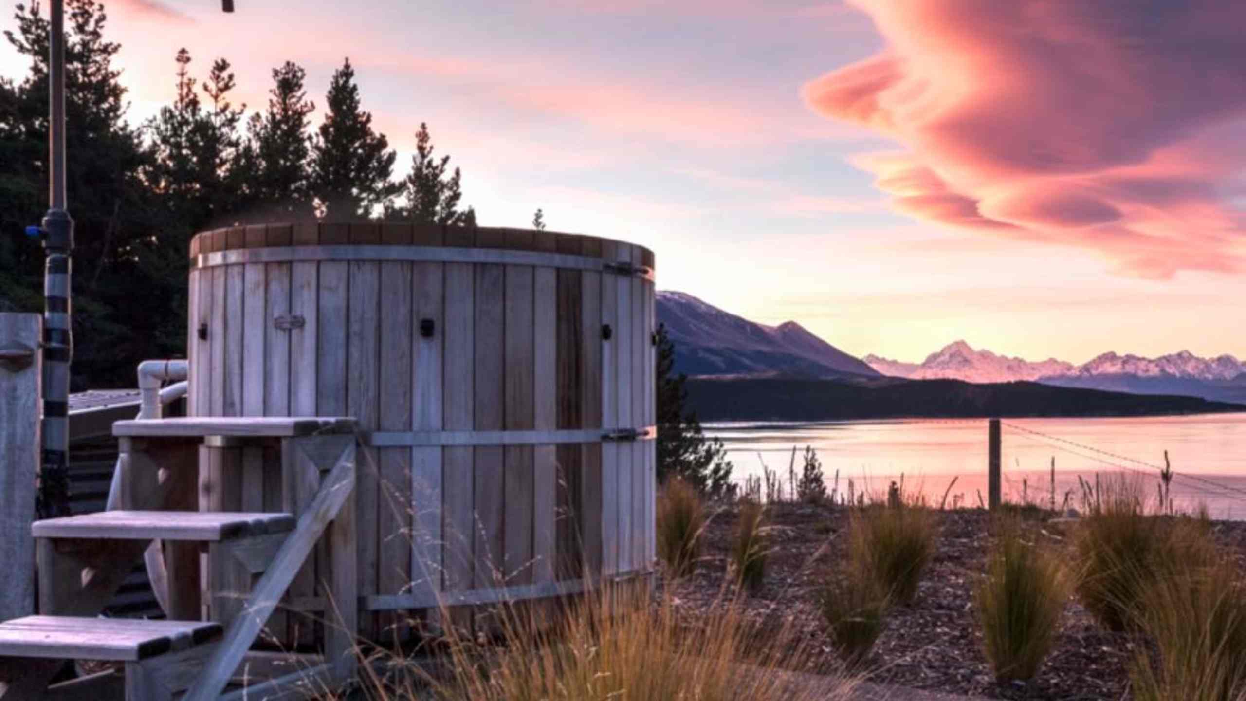 mt-cook-lakeside-retreat-new-zealand-private-fantail-spa