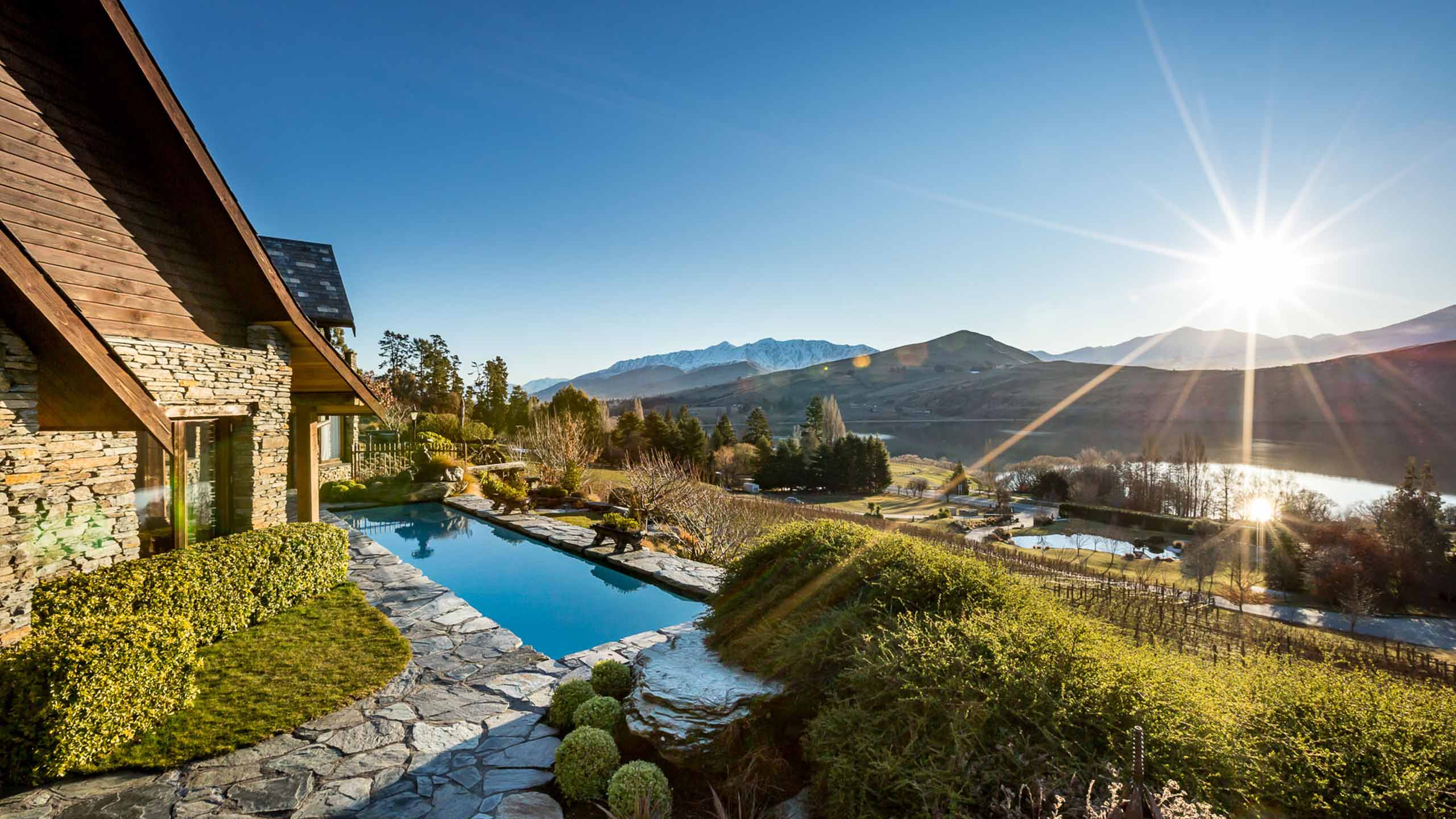 stoneridge-estate-queenstown-new-zealand-swimming-pool