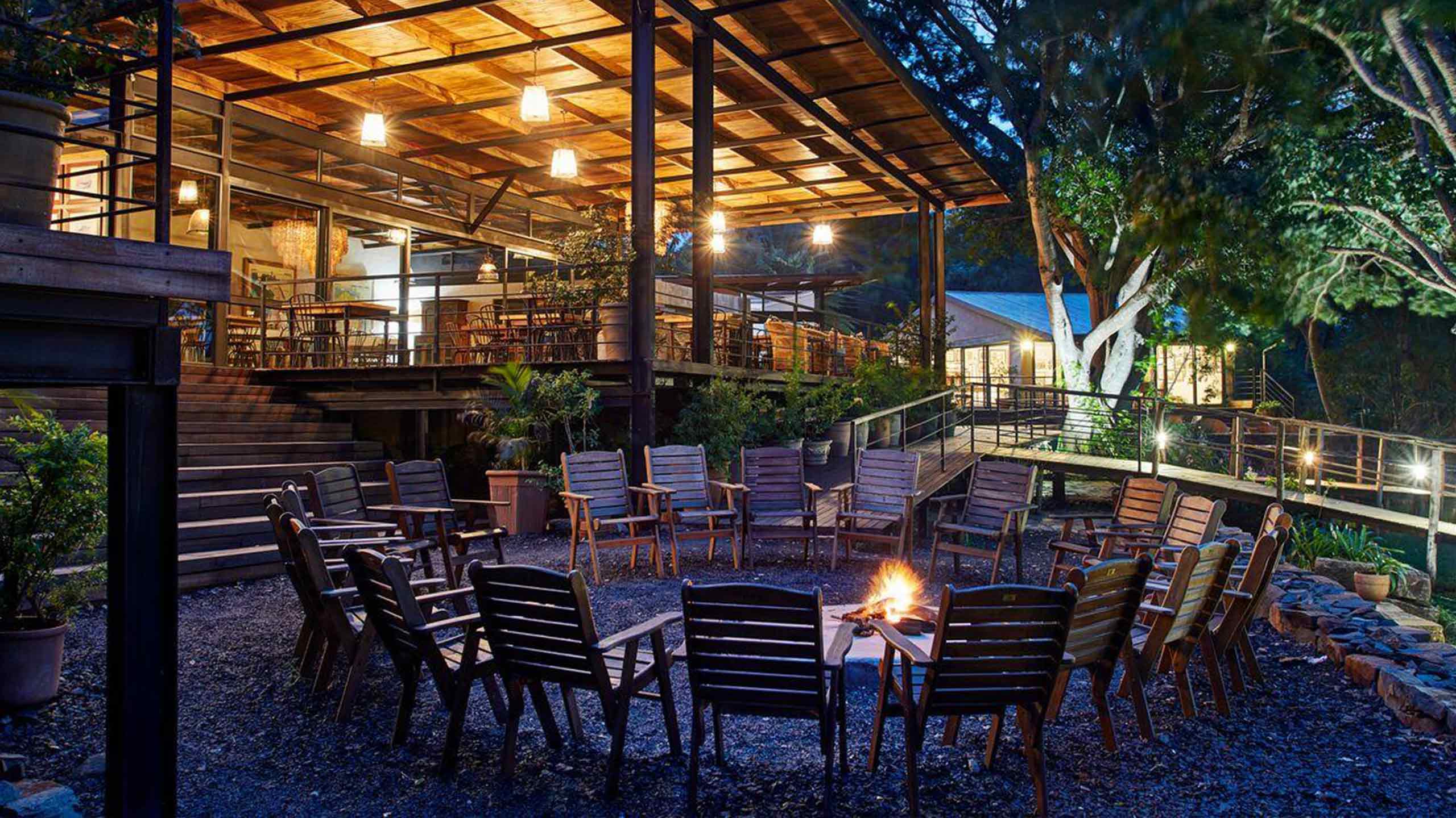 fugitives-drift-lodge-kwazulu-natal-south-africa-boma-and-bar
