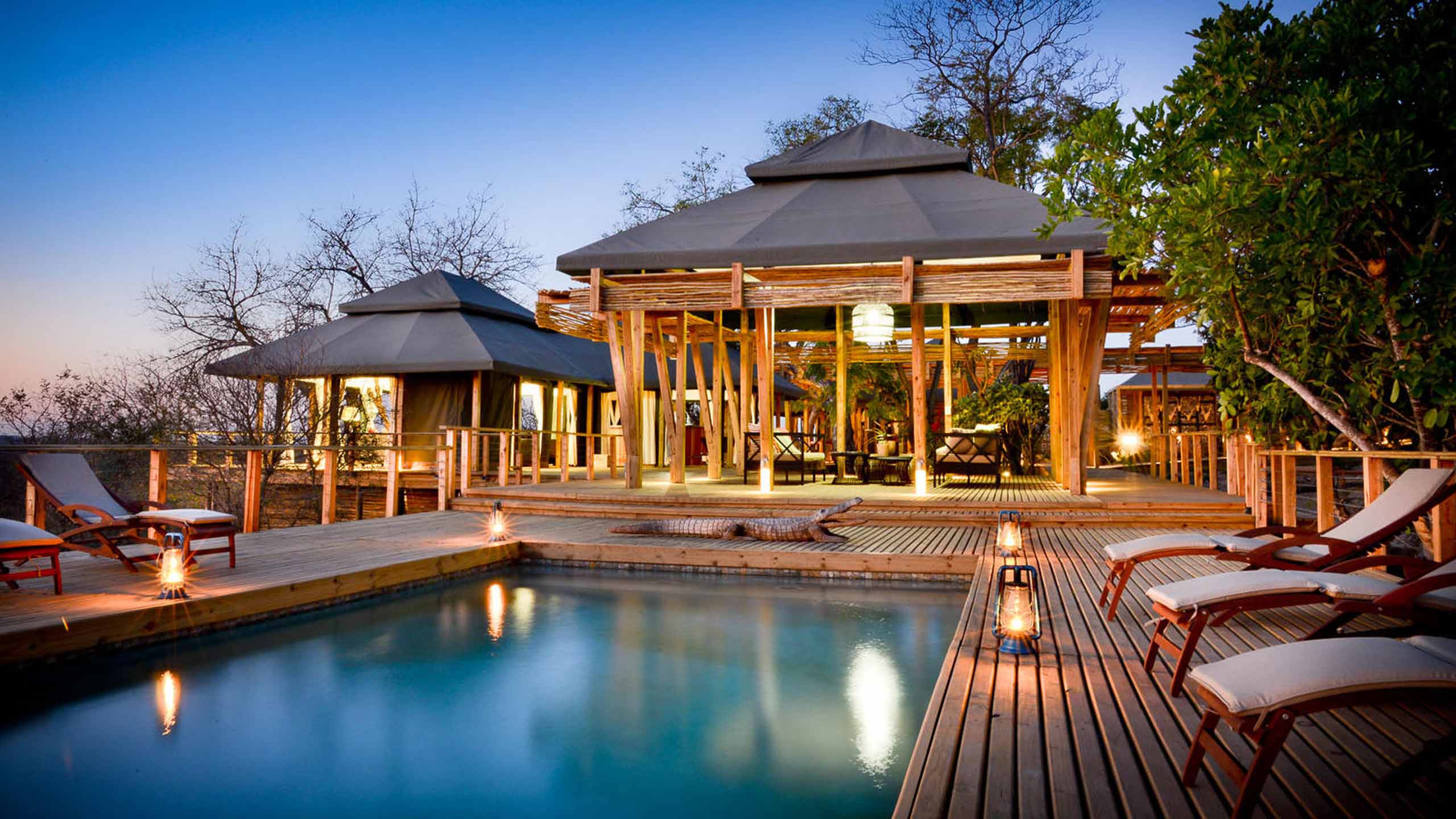 simbavati-hilltop-lodge-timbavati-game-reserve-south-africa-pool