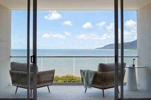 riley-balcony-room