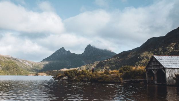 dove-lake-boatshed-cradle-mountain-lake-st-clair-national-park-tasmania-australia