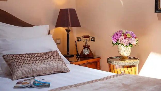 room-interior-pucic-palace-dubrovnik-croatia-bookingcom