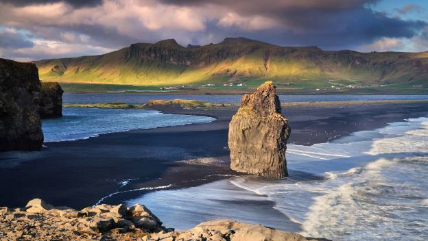 dyrhólaey-vik-black-sand-beach-iceland