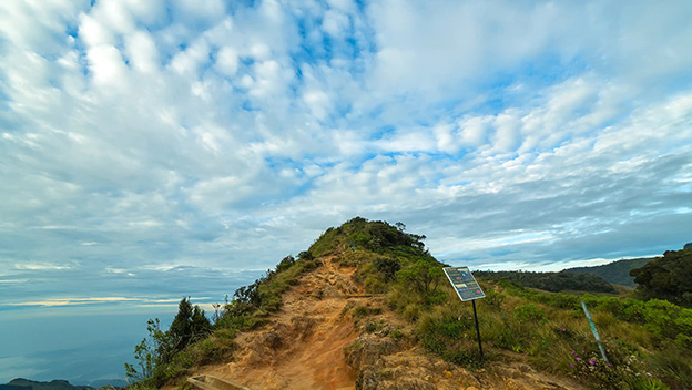 worlds-end-horton-plains-national-park-sri-lanka-shutterstock782128723