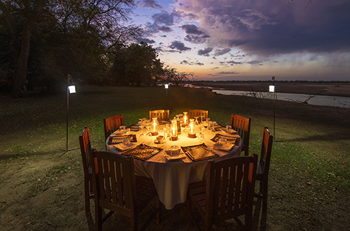tafika-camp-dinner-setting