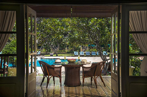 raffles-grand-hotel-d-angkor-siem-reap-cambodia-poolside-dining