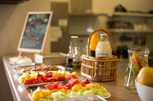 breakfast-fruits-casa-galos-hotel-lofts-valparaiso-chile