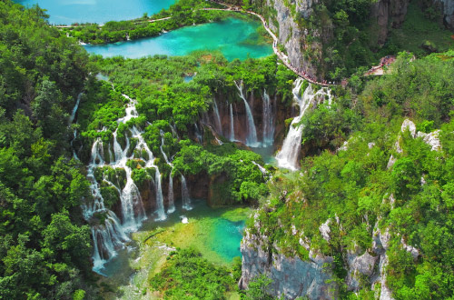 Plitvice-Lakes-waterfalls