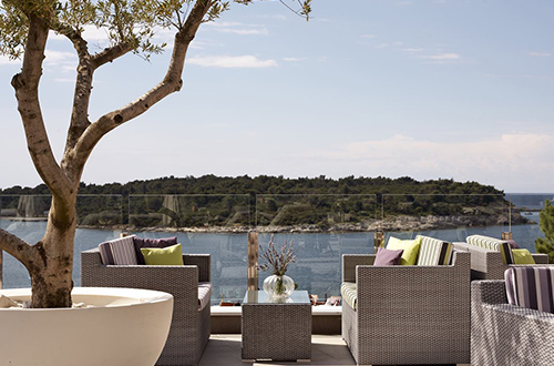 outdoor-lounge-park-plaza-histria-pula-istria-croatia