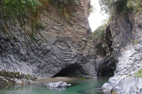 alcantara-river-gorge-sicily-italy