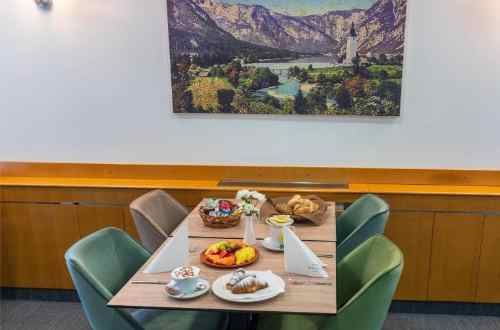 breakfast-hotel-jezero-slovenia