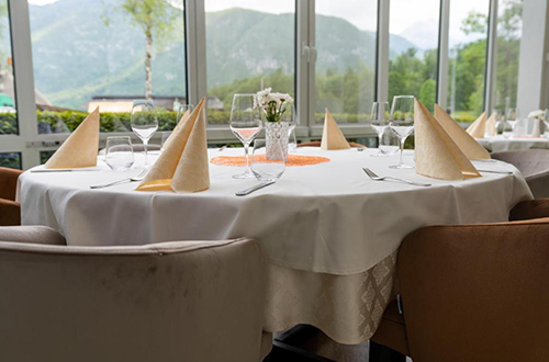 dining-restaurant-hotel-jezero-ribcev-laz-bohinj-slovenia-bookingcom