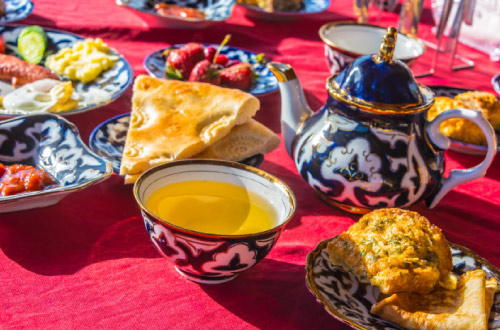 Traditional-Uzbek-breakfast