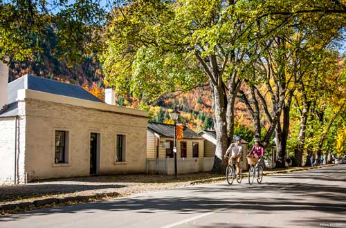 queenstown-bike-trail-south-island-new-zealand-arrowtown-biking-cycling
