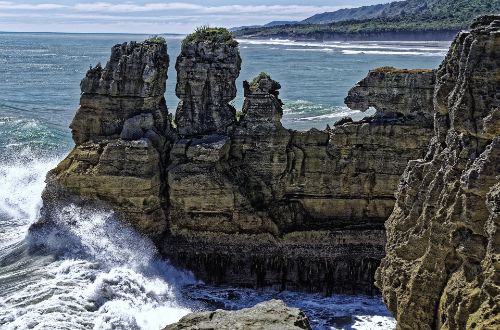 punakaiki-south-island-new-zealand-pancake-rocks-formations