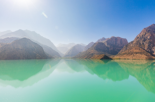 iskanderkul-lake-fann-mountains-tajikistan-shutterstock2066134712