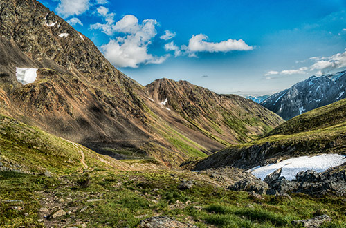 crow-pass-top-alaska-usa-mountain