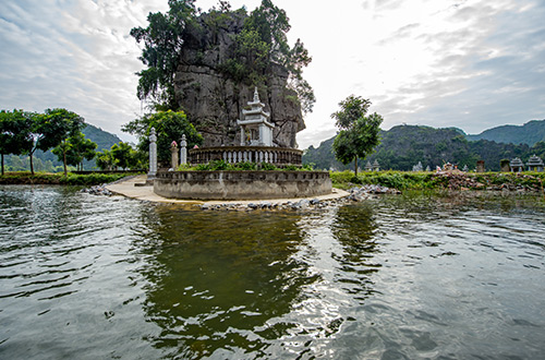 cuc-phuong-national-park-ninh-binh-vietnam