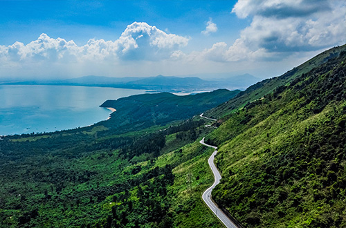 hai-van-pass-vietnam-view