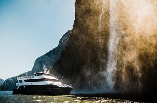 milford-sound-falls-exterior