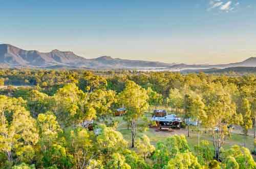 autralia-walk-scenic-rim-trail-Peaks-Cabins