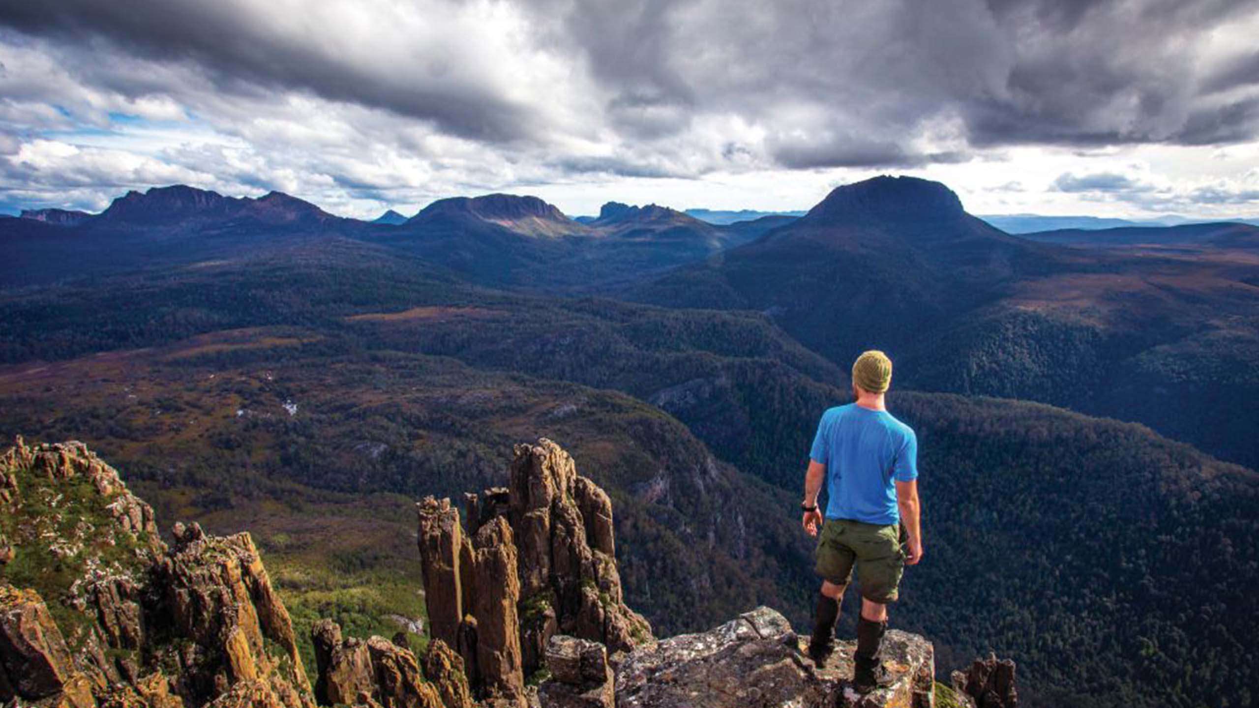 Cradle Mountain Huts Overland Track Adventure & Summit Climb 7D6N, Fully Guided