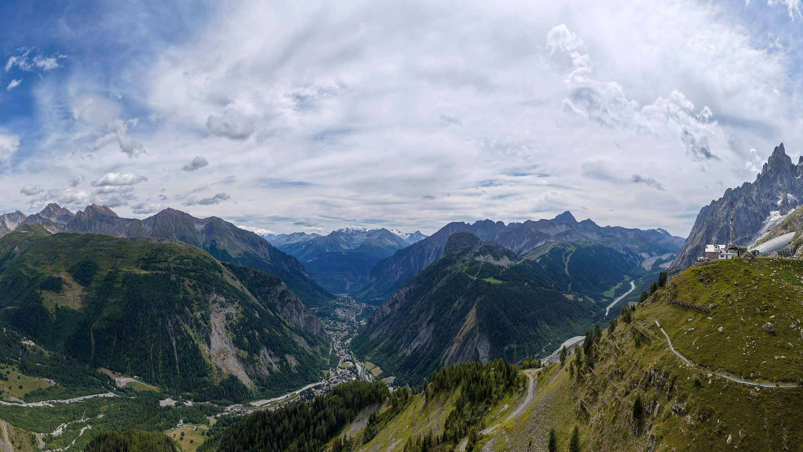 Deluxe Tour du Mont Blanc Chamonix to Courmayeur Walk 8D7N, Self Guided