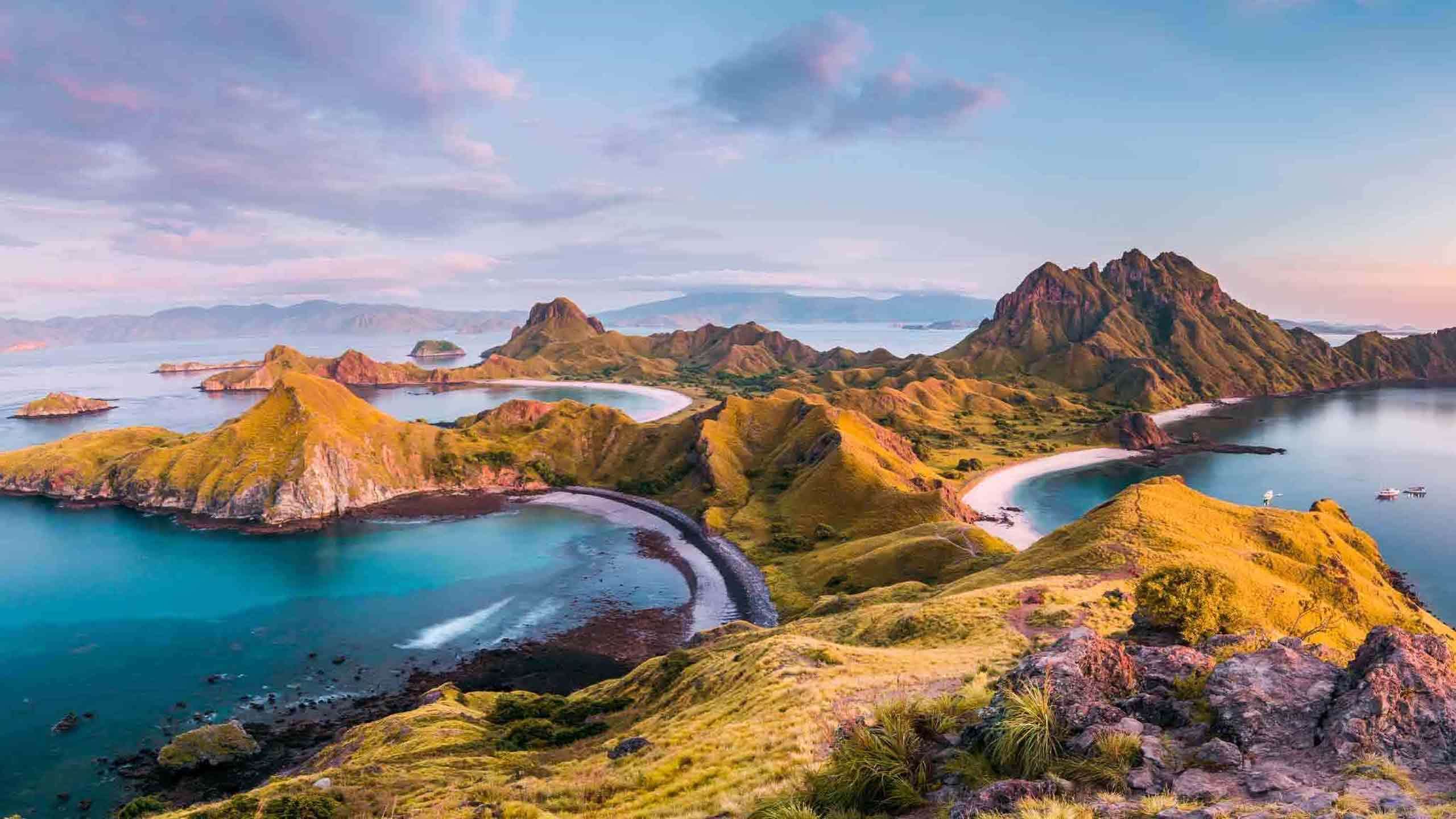 Luxury Komodo Island Hopping Walk & Cruise 4D3N, Fully Guided