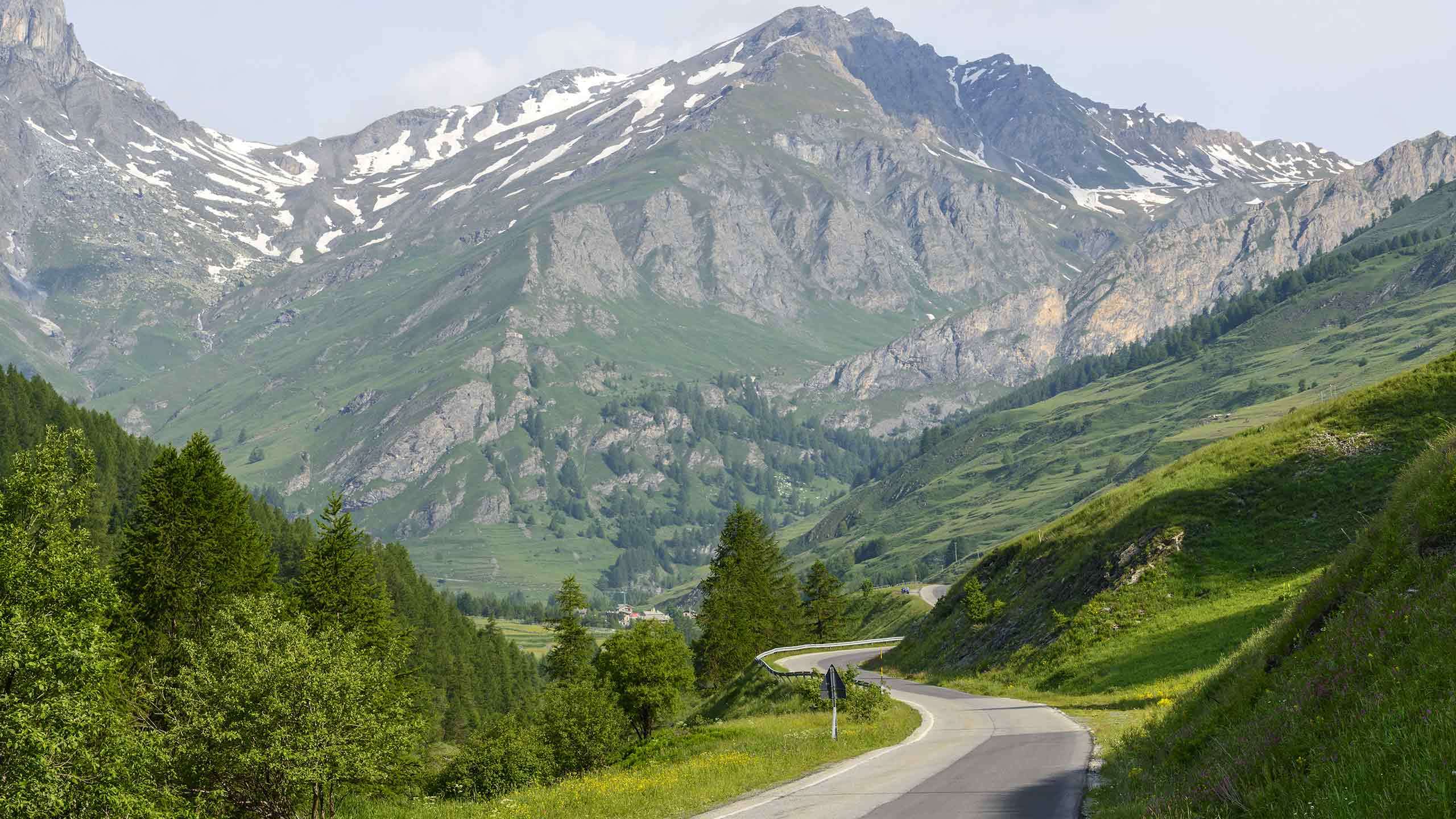 Deluxe Cycling from Torino to Nice Alpine Climbing Challenge (Majestic French & Italian Alps) 8D7N, Fully Guided