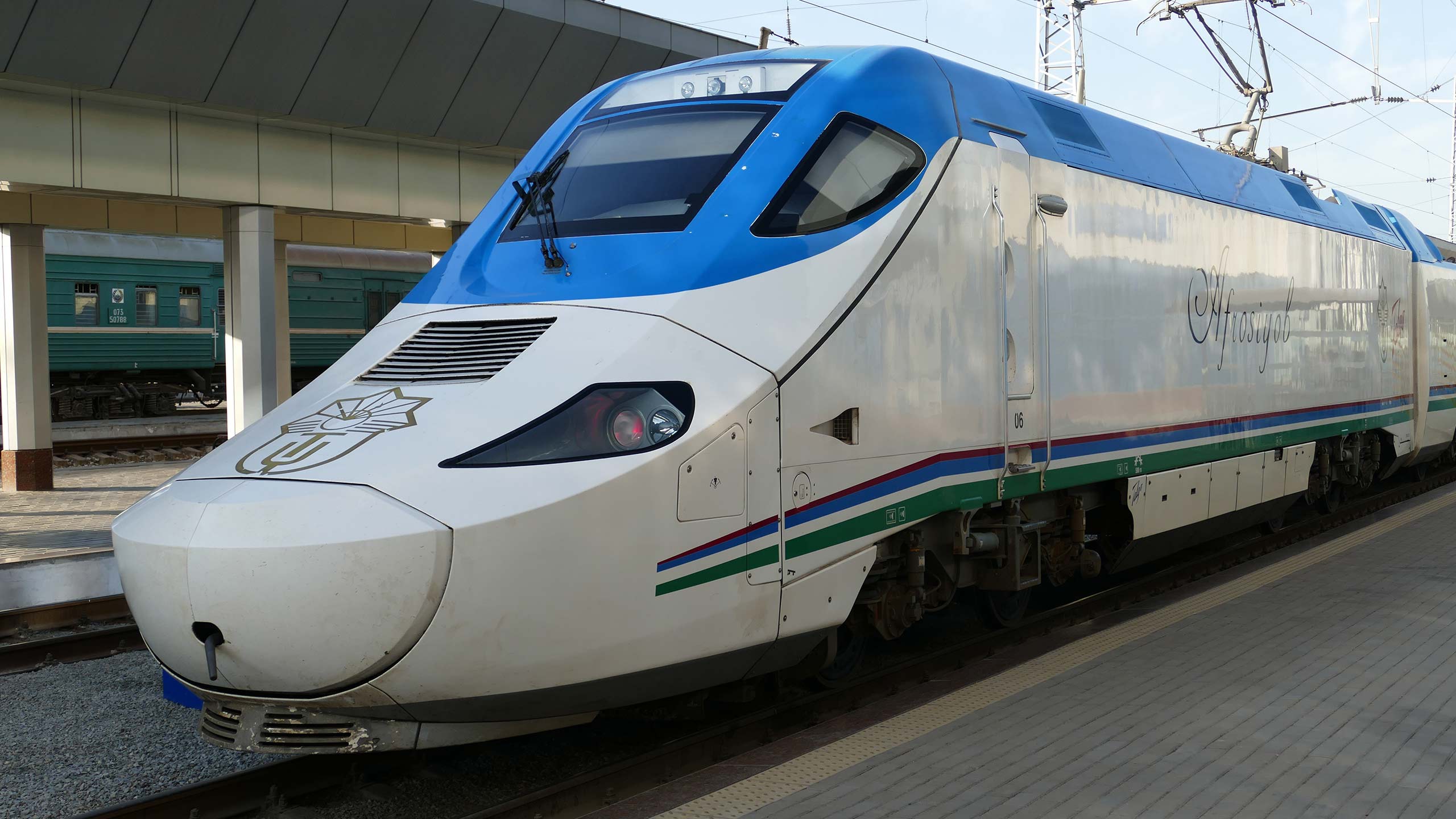 afrosiyob-high-speed-train-uzbekistan-4579332pixabay
