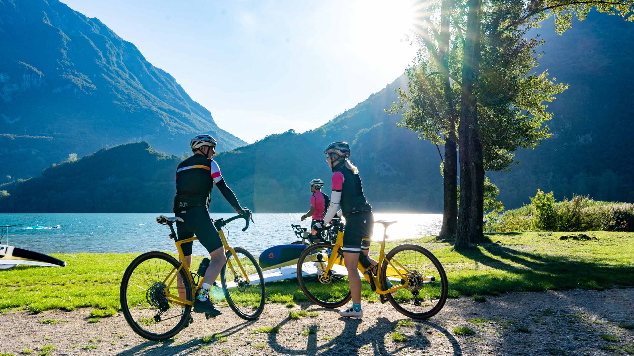 cyclists-on-the-alpe-adria-route
