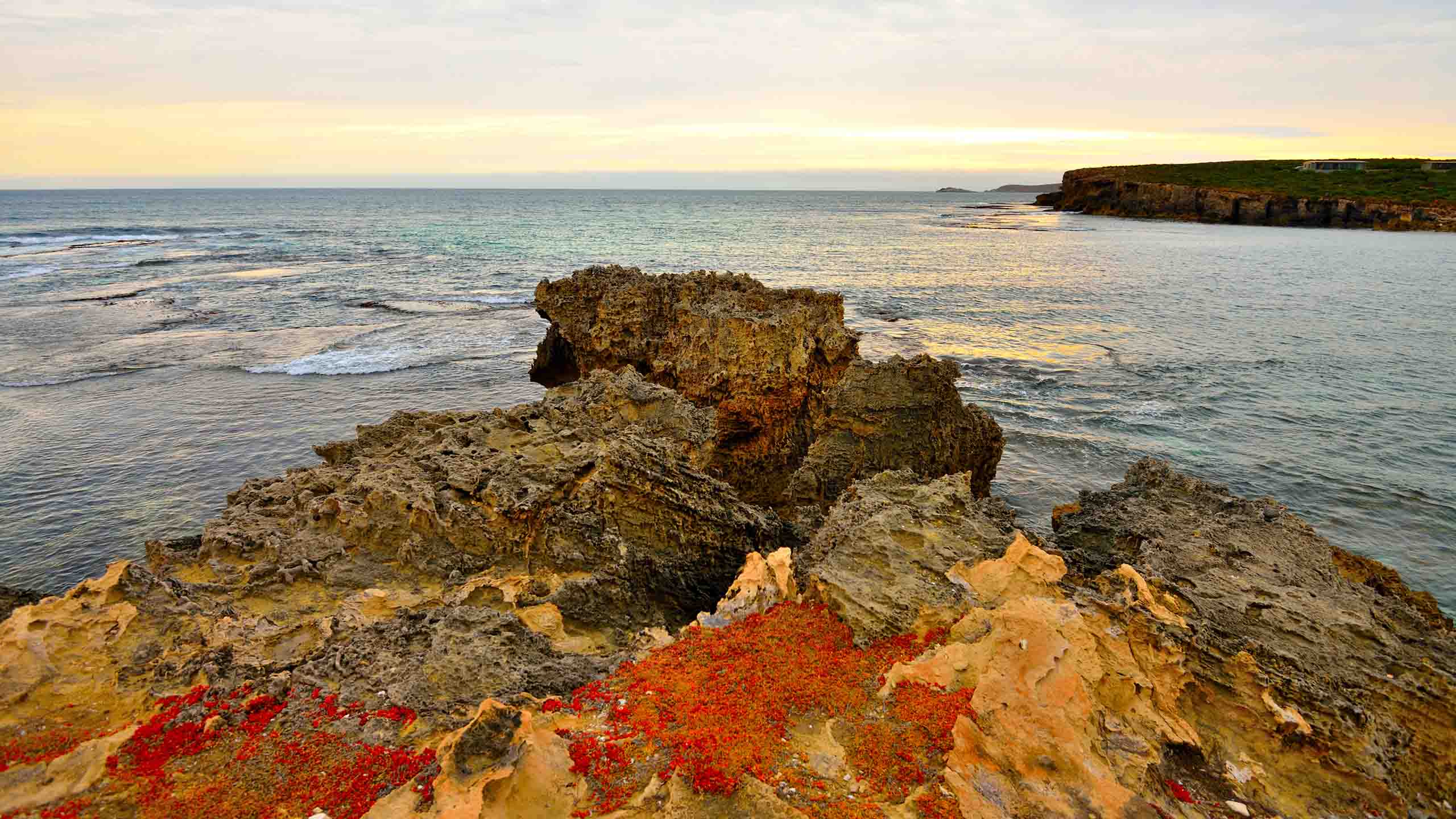 Hanson Bay Waves, Australia by John Le 