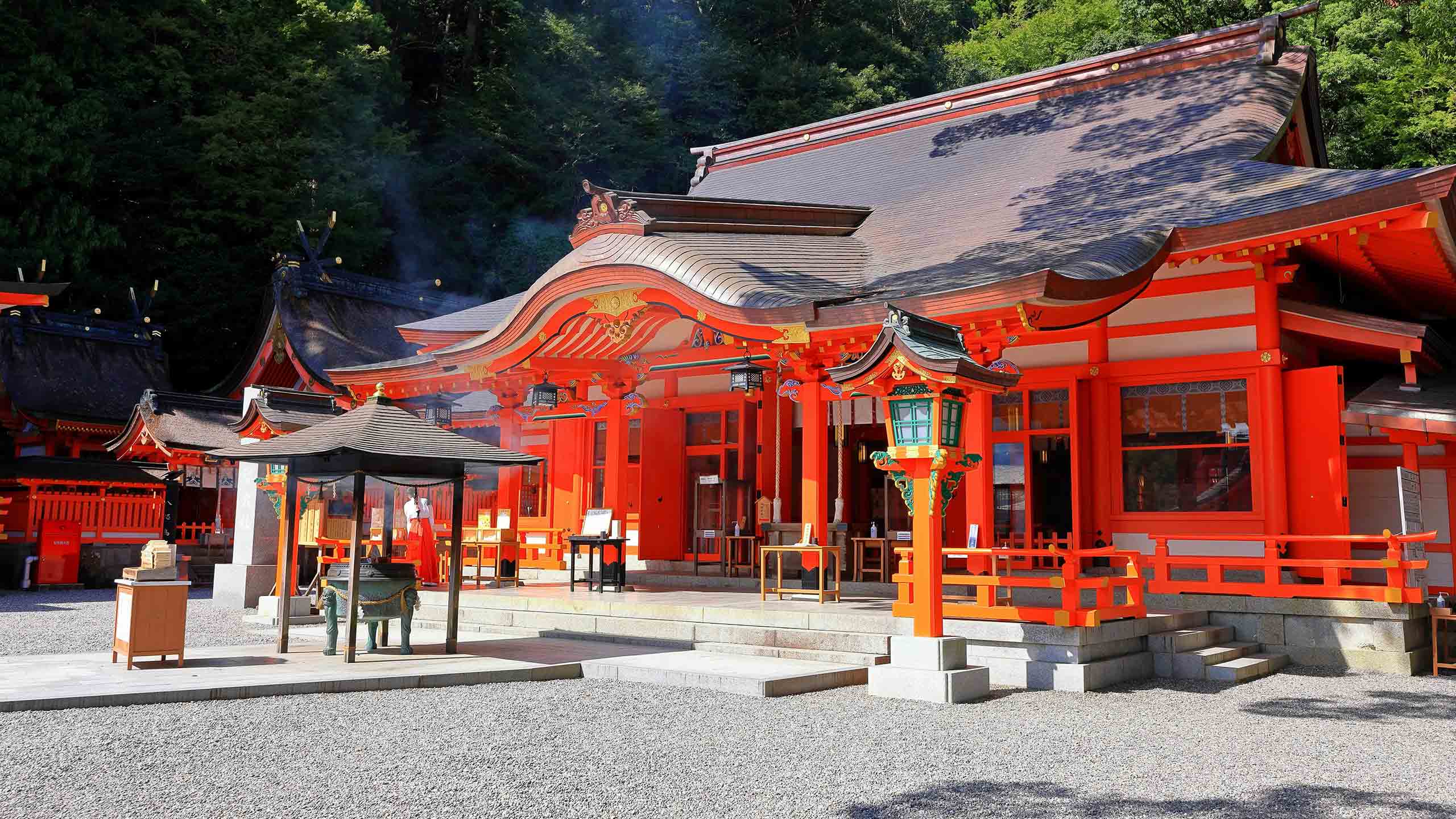 kumano-nachi-taisha-grand-shrine-nachisan-wakayama-japan-shutterstock2390381571