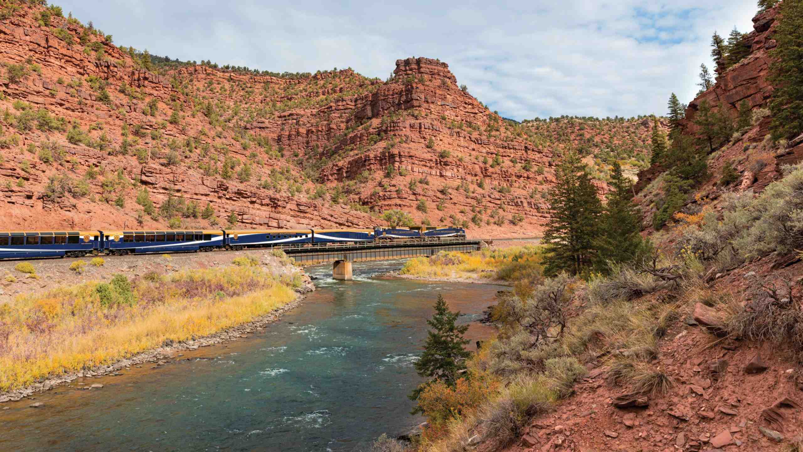 Rocky Mountaineer Rockies To The Red Rocks