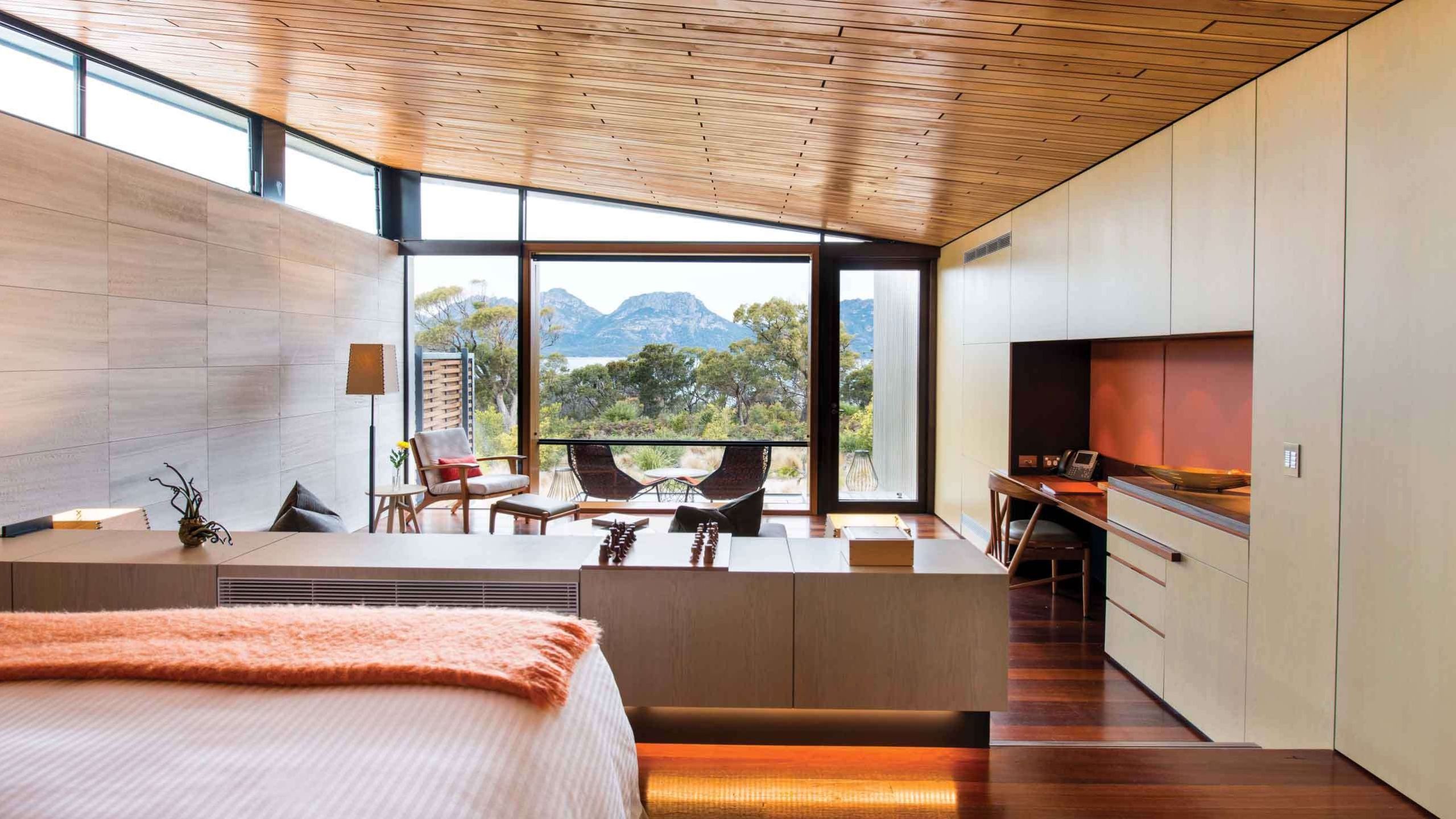 Saffire Freycinet Bedroom Suite With Mountain View