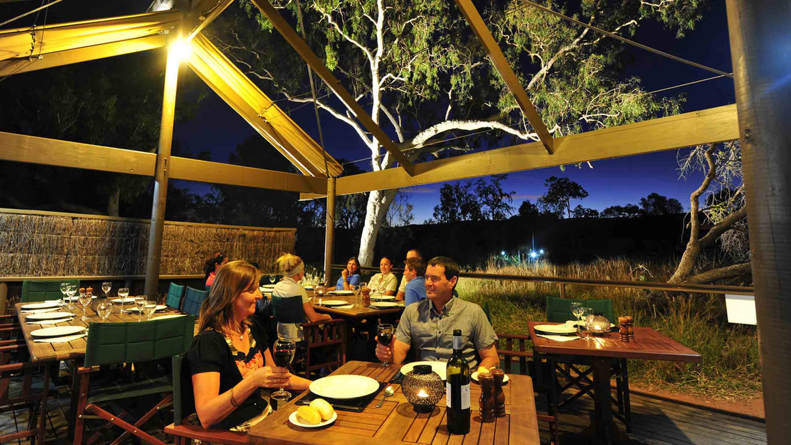 bungle-bungle-wilderness-lodge-kimberley-wa-dinner-dining