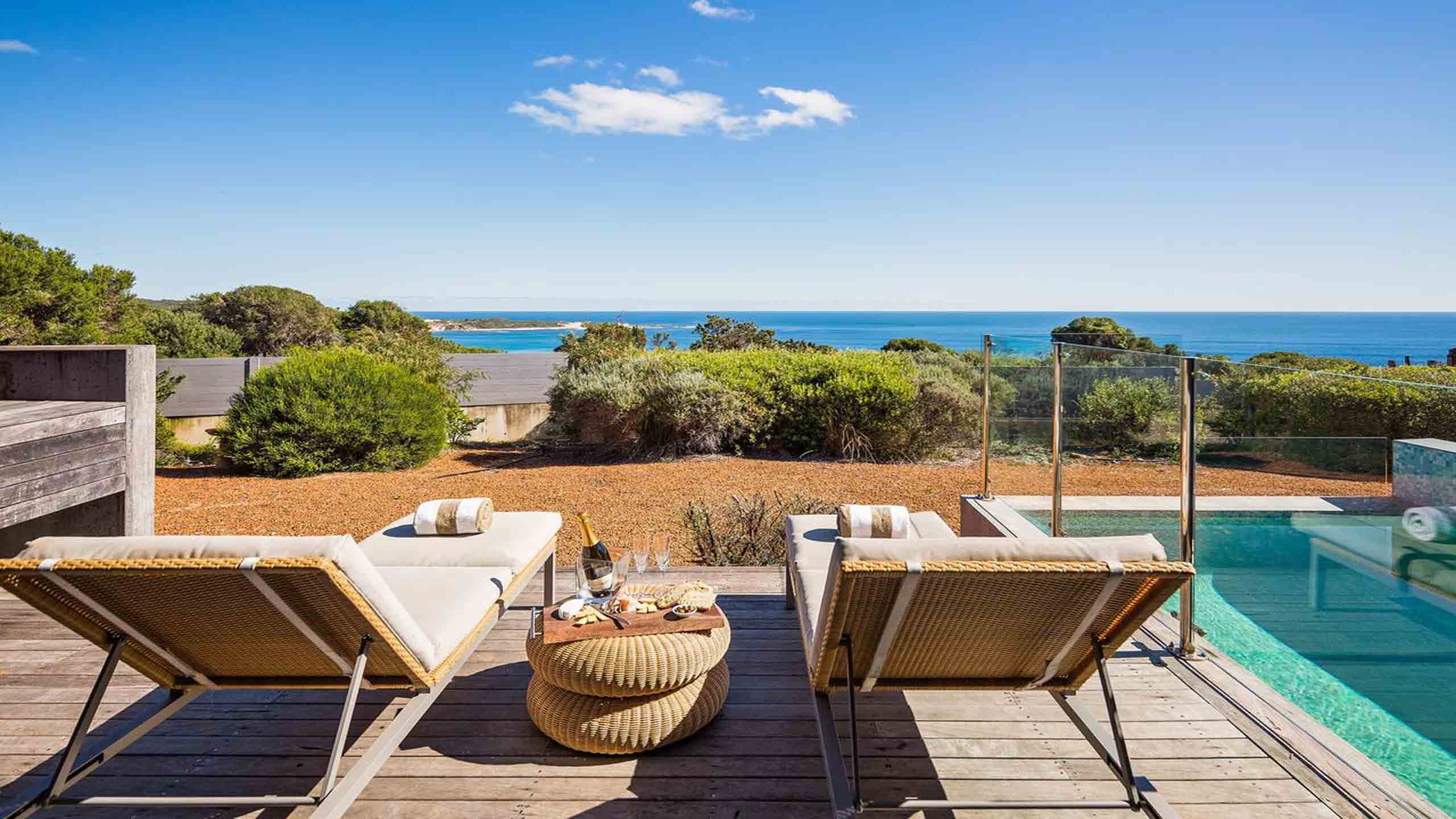 inijdup-spa-retreat-margaret-river-wine-and-cheese-deck