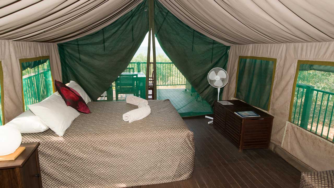kooljaman-western-australia-accommodation-safari-tent
