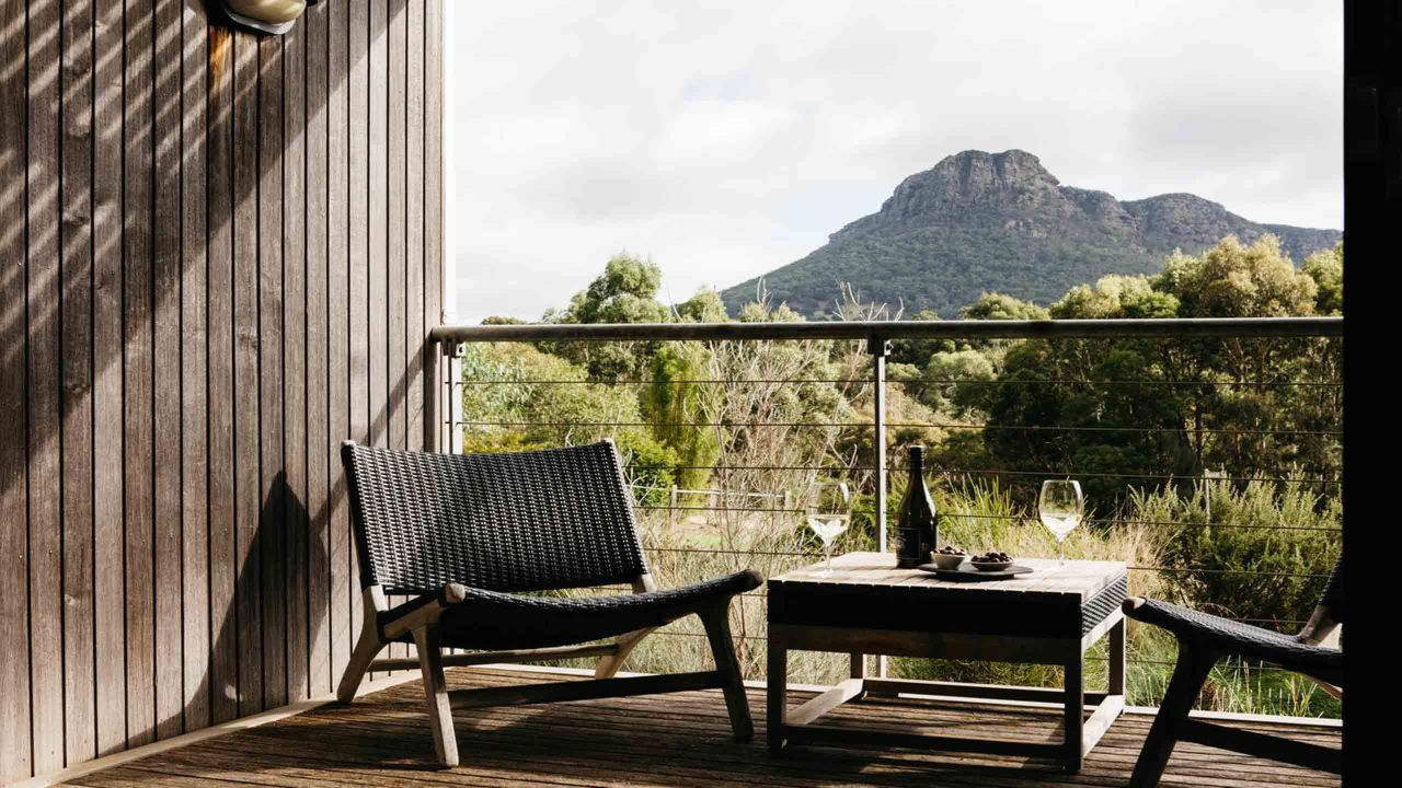 royal-mail-hotel-grampians-victoria-australia-deck-champain-view