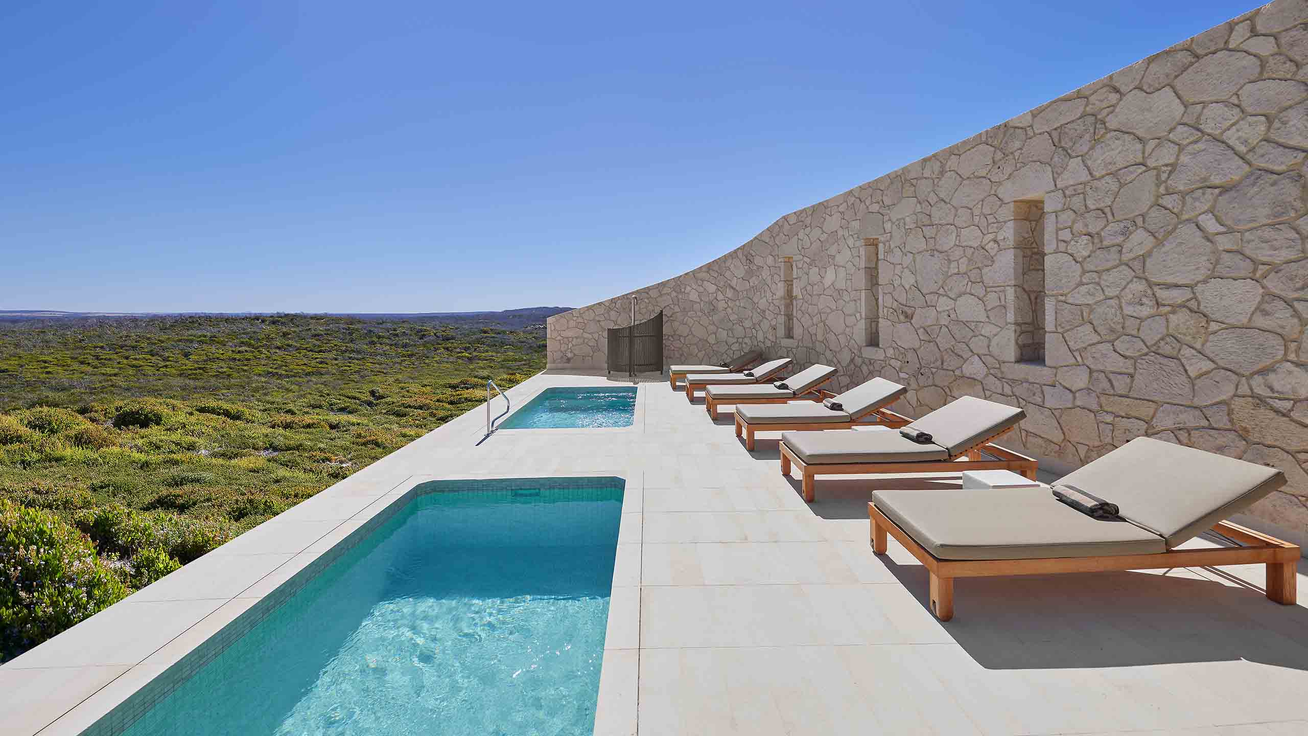 southern-ocean-lodge-south-australia-spa-pool