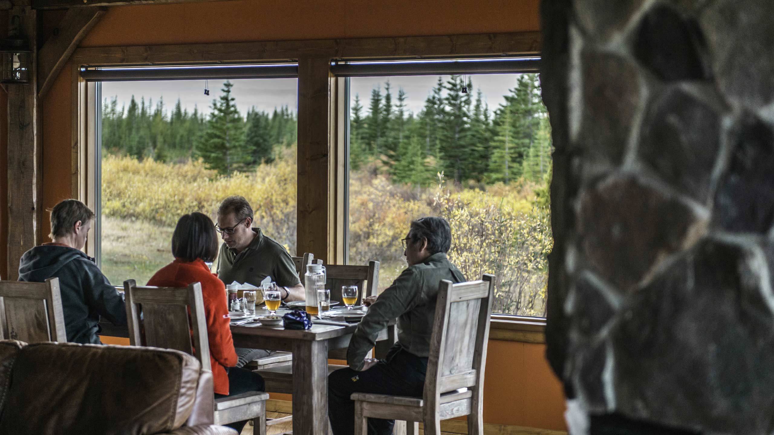 nanuk-polar-bear-lodge-canada-dining